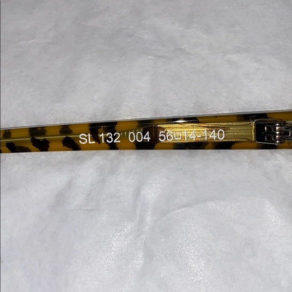 ⭐️Vintage Saint Laurent⭐️ Case,Cloth & Cert - Picture 6 of 6